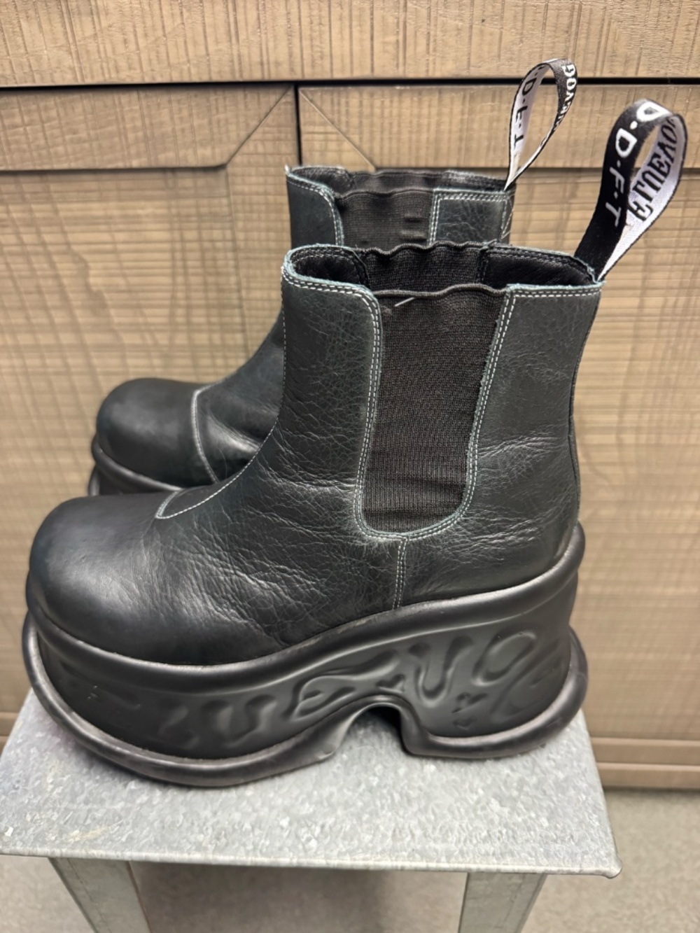 Angelica Reece Platform Chelsea boots - Picture 2 of 5
